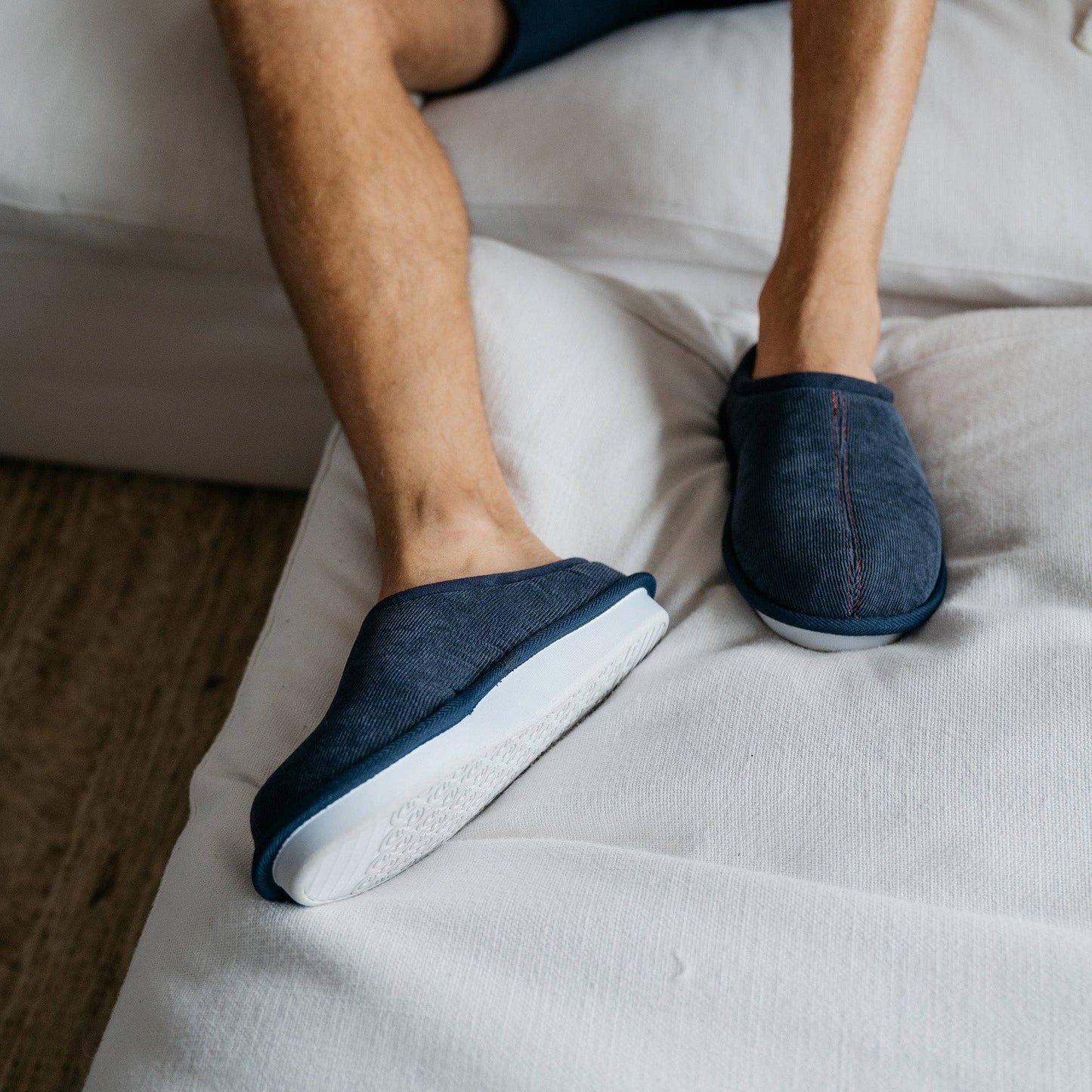 Cobian: Men's Dillon Slipper - Navy Warm and Fuzzy Slipper