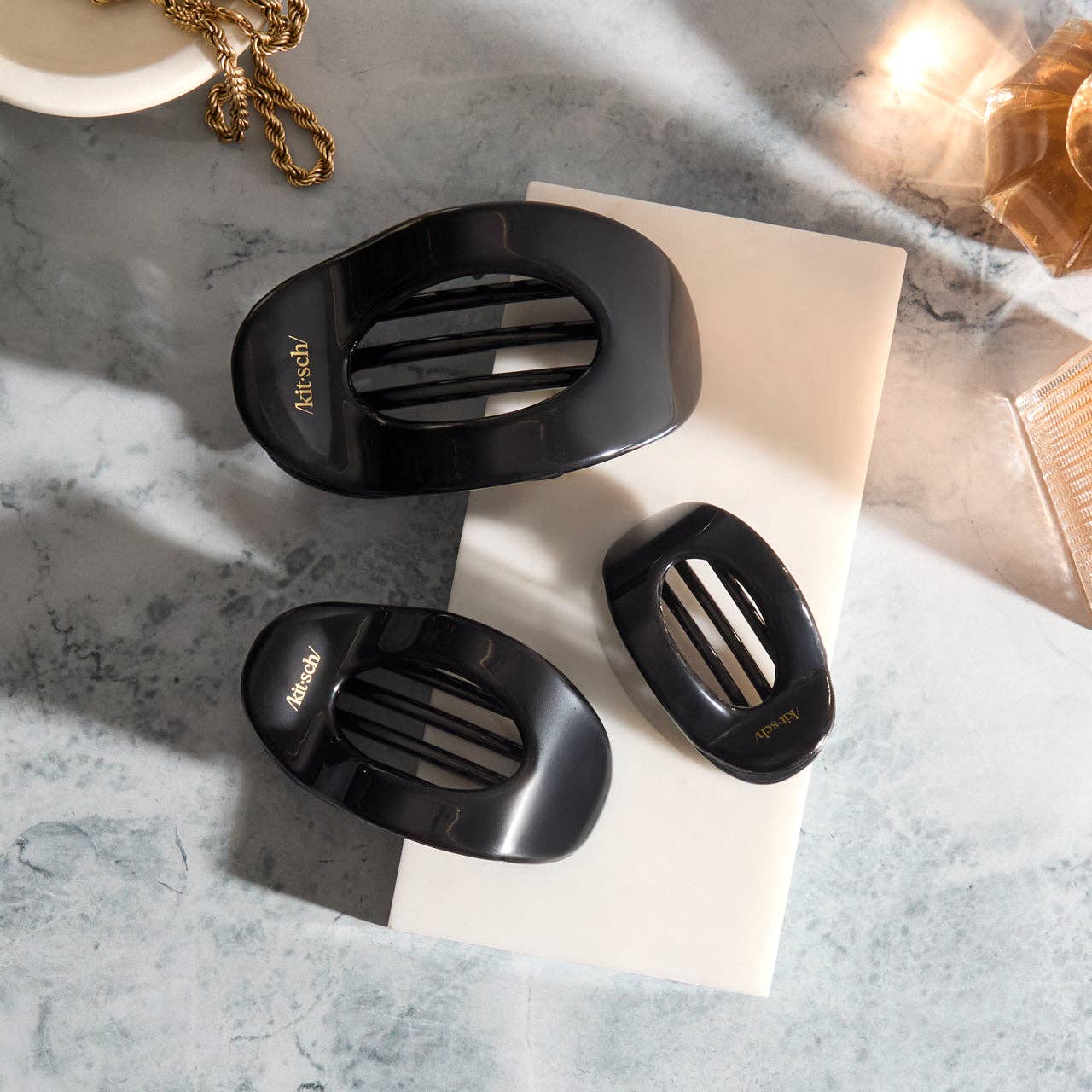 KITSCH: Large Flat Cloud Clip - Black