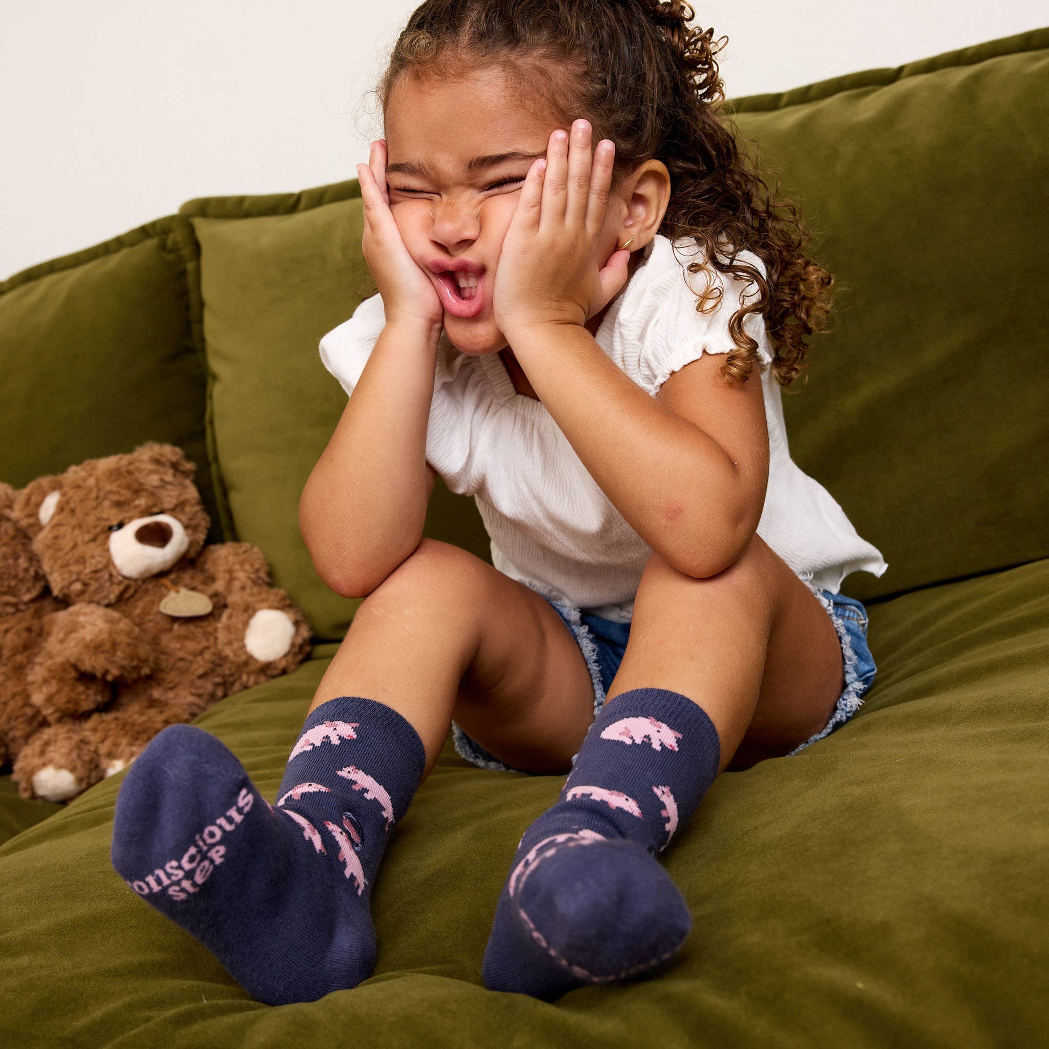 Conscious Step: Kids Socks that Save Pigs