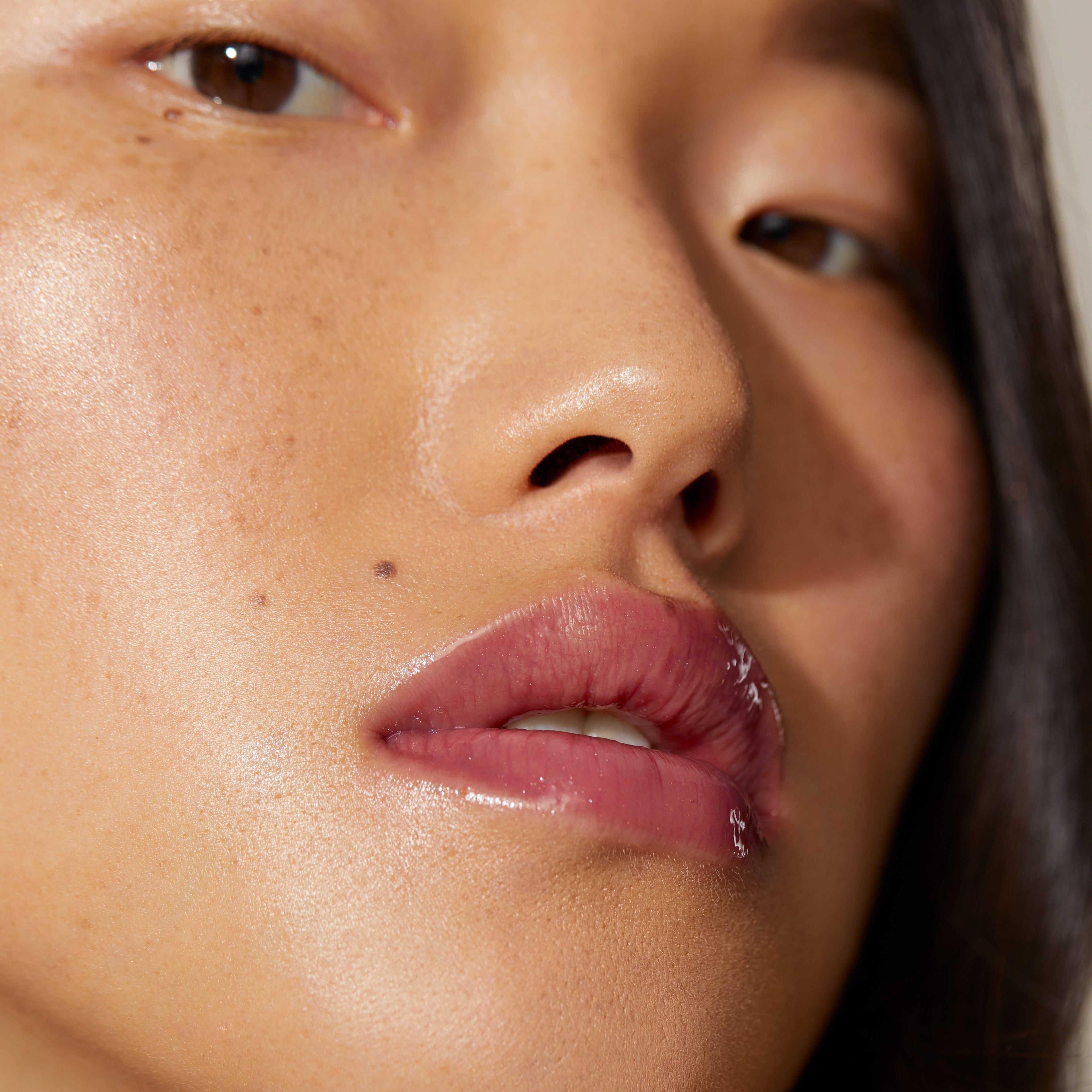 Minori Lip Gloss (Juneberry Mauve)