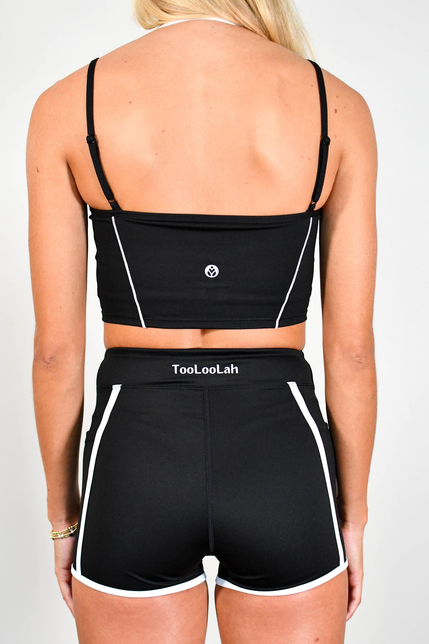 TooLooLah: Outline Cropped Contrast Tank - Black/White