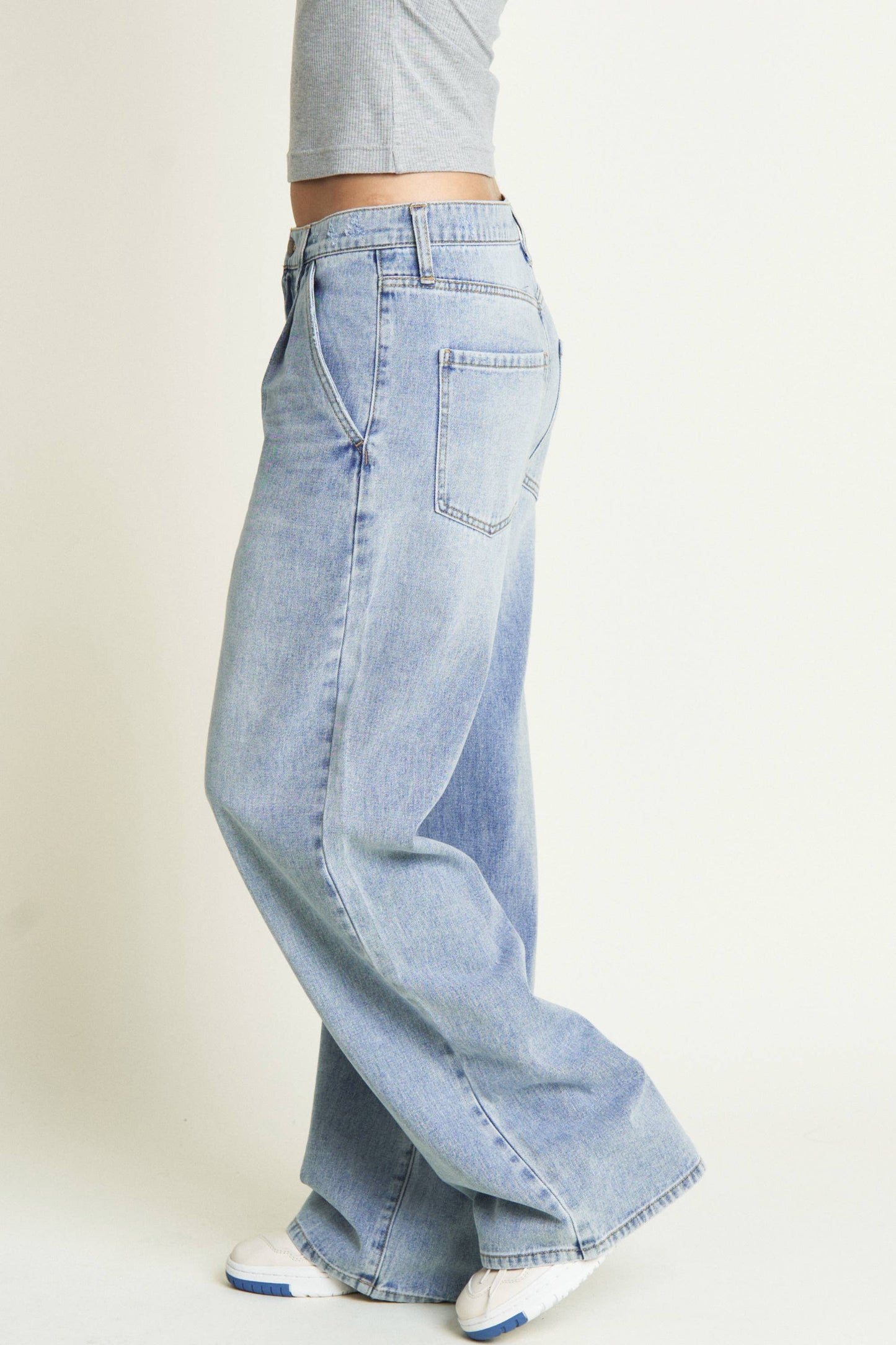 Oliver Logan: Thompson Low Slung Wide Leg Trouser Light Indigo Worn