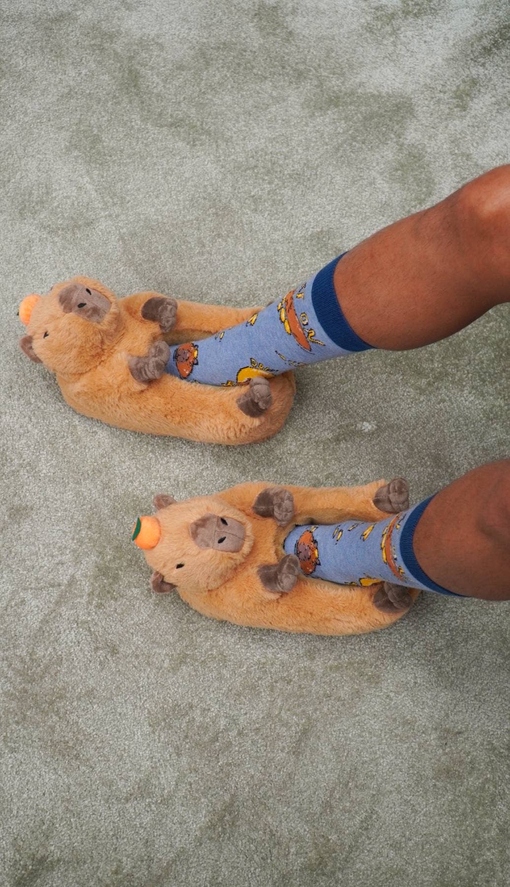 Oooh Yeah: Adult Mabel the Capybara Non-Slip Slippers