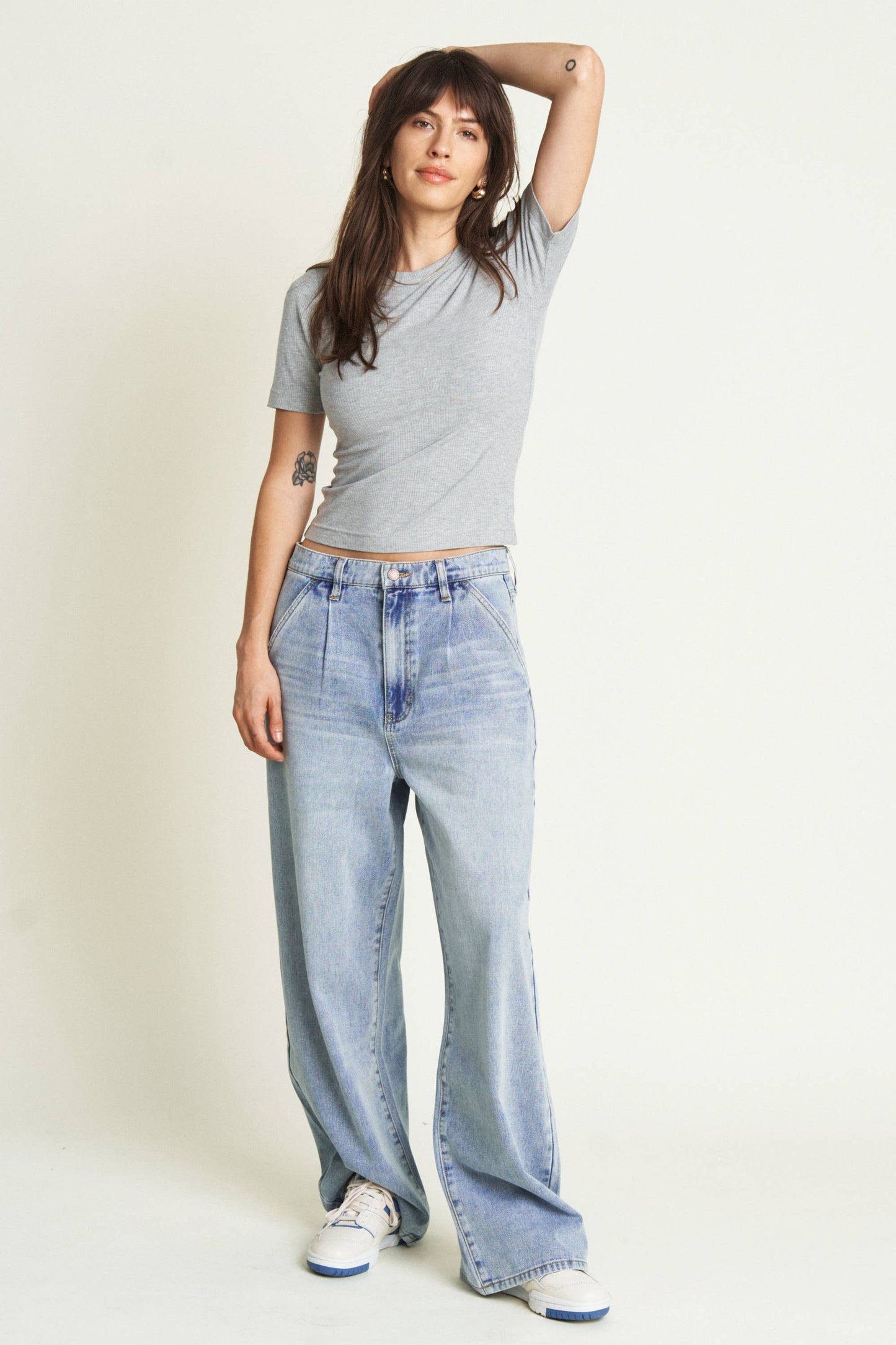 Oliver Logan: Thompson Low Slung Wide Leg Trouser Light Indigo Worn