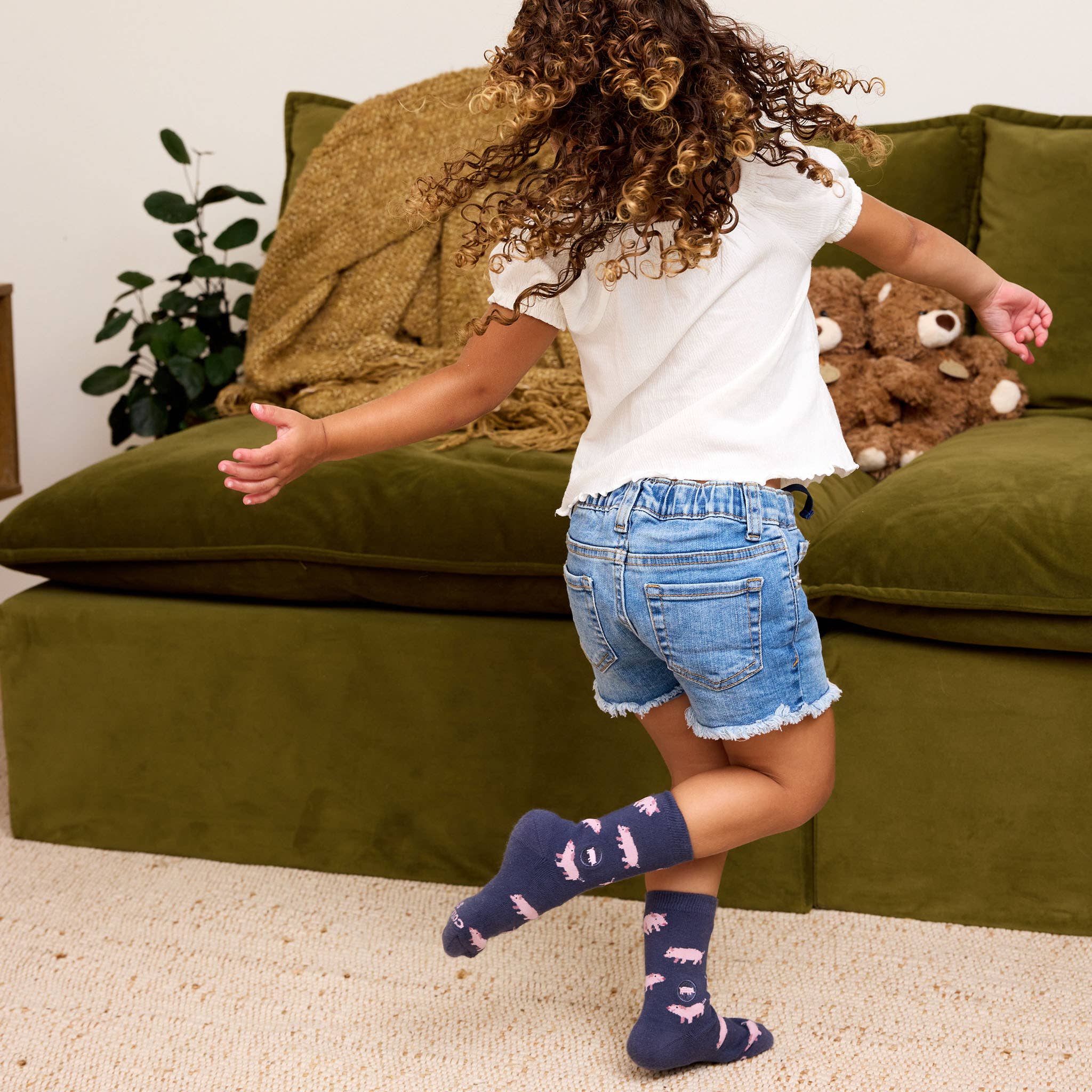 Conscious Step: Kids Socks that Save Pigs