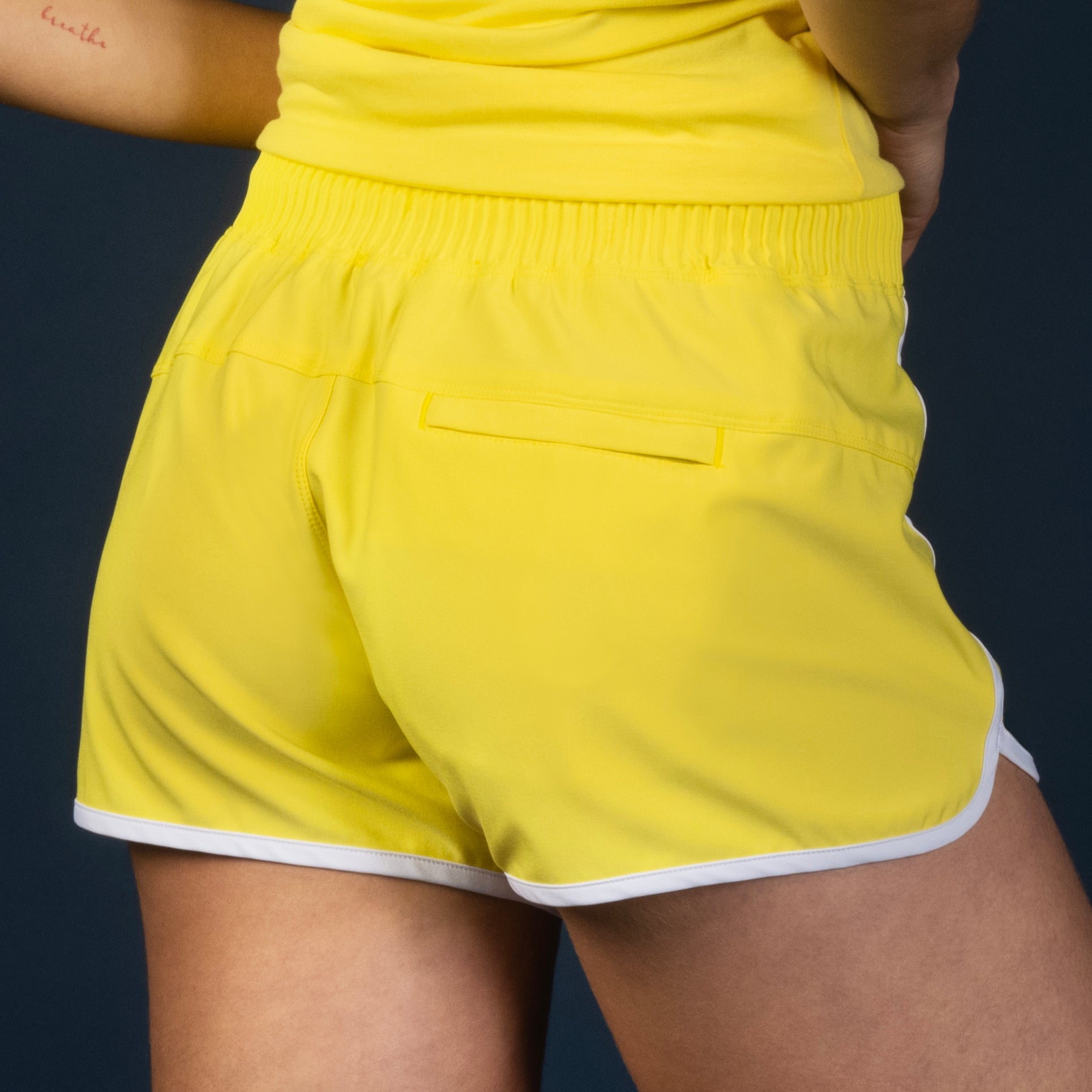 Women's Pro Performance Short (the ISLAND) - LAIRD